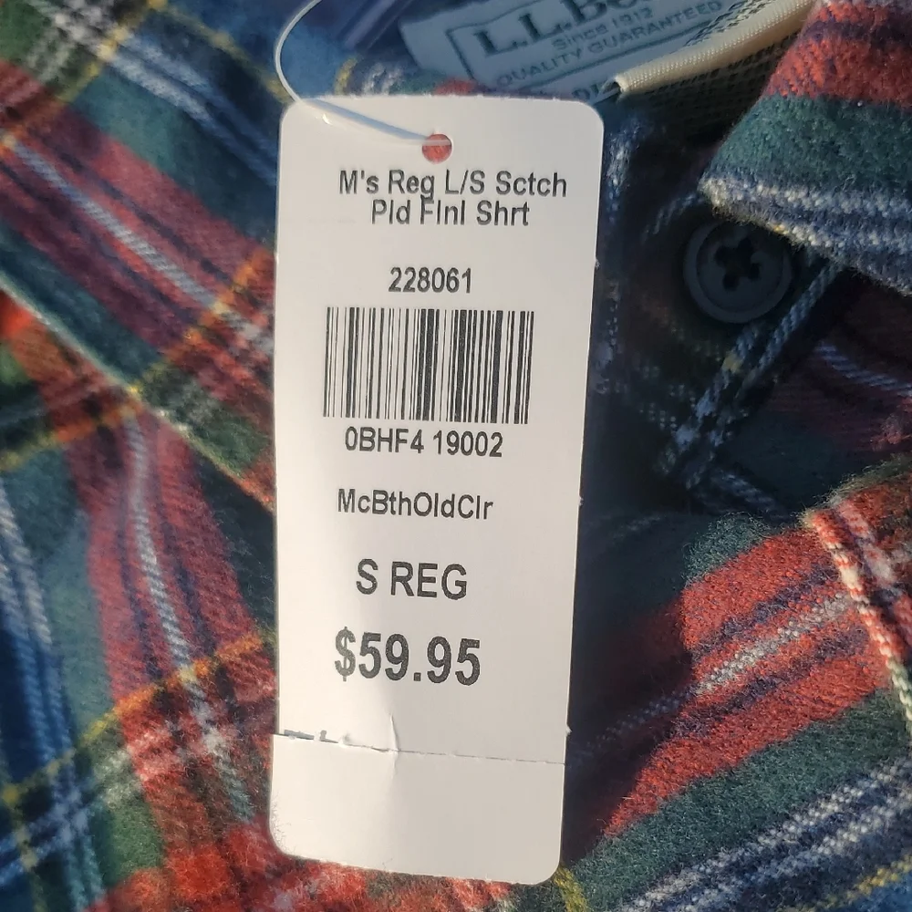 L.L. Bean Men's Casual Blue and Red Plaid Shirt - Picture 3 of 11
